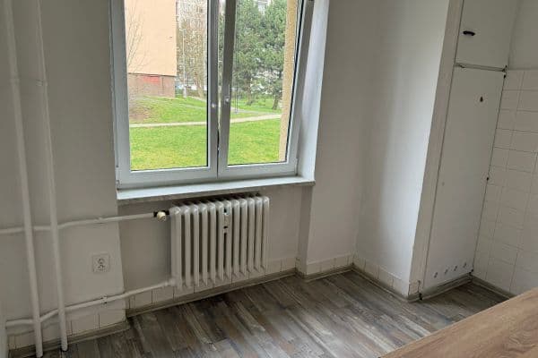 3 bedroom flat to rent, 73 m², Dukelských hrdinů, Ústí nad Labem 3 bedroom flat to rent, 73 m², Dukelských hrdinů, Ústí nad Labem