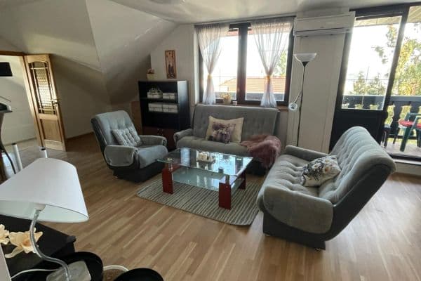 3 bedroom flat to rent, 115 m², Dehtínská, Praha 3 bedroom flat to rent, 115 m², Dehtínská, Praha