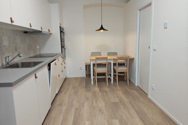 1 bedroom flat to rent, 36 m², Šlikova, Praha 1 bedroom flat to rent, 36 m², Šlikova, Praha