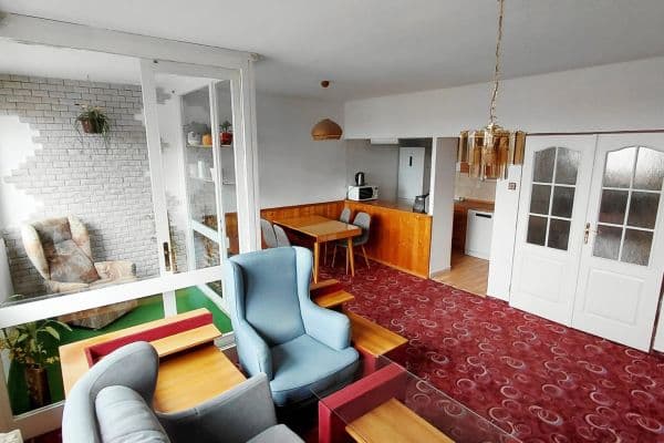 2 bedroom with open-plan kitchen flat to rent, 72 m², Hlivická, Praha 2 bedroom with open-plan kitchen flat to rent, 72 m², Hlivická, Praha