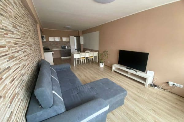 1 bedroom with open-plan kitchen flat to rent, 57 m², náměstí 5. května, Čelákovice 1 bedroom with open-plan kitchen flat to rent, 57 m², náměstí 5. května, Čelákovice