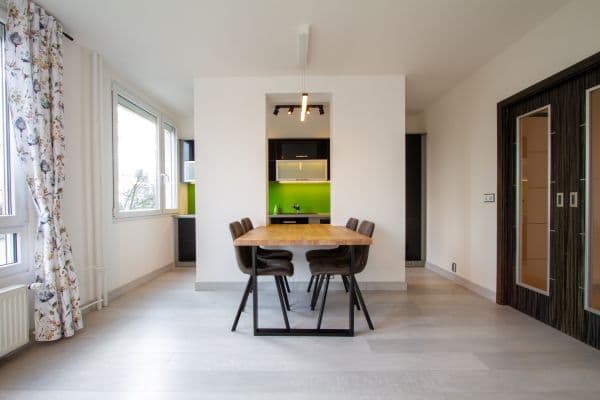 2 bedroom with open-plan kitchen flat to rent, 66 m², Třebenická, Praha 2 bedroom with open-plan kitchen flat to rent, 66 m², Třebenická, Praha