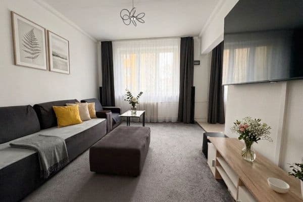 2 bedroom with open-plan kitchen flat for sale, 77 m², Benešovo náměstí, Pardubice 2 bedroom with open-plan kitchen flat for sale, 77 m², Benešovo náměstí, Pardubice