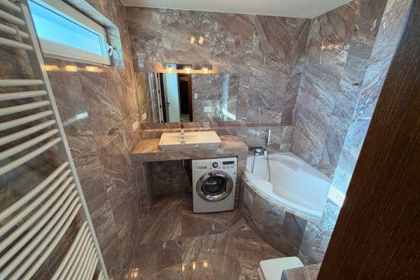 2 bedroom with open-plan kitchen flat to rent, 69 m², Hornoměcholupská, Praha 2 bedroom with open-plan kitchen flat to rent, 69 m², Hornoměcholupská, Praha