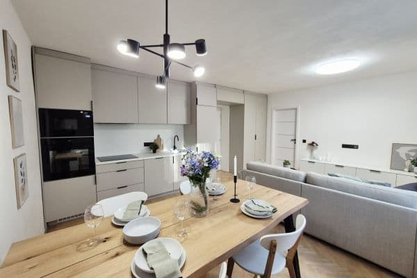 2 bedroom with open-plan kitchen flat to rent, 66 m², Sokolovská, Pardubice 2 bedroom with open-plan kitchen flat to rent, 66 m², Sokolovská, Pardubice