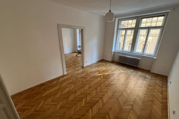 4 bedroom flat to rent, 120 m², Náplavní, Praha 4 bedroom flat to rent, 120 m², Náplavní, Praha