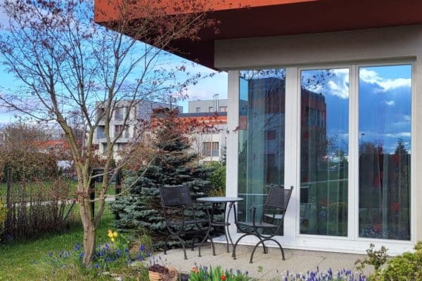 1 bedroom with open-plan kitchen flat to rent, 63 m², Penízovková, Praha 1 bedroom with open-plan kitchen flat to rent, 63 m², Penízovková, Praha