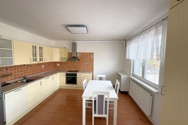 4 bedroom flat to rent, 82 m², Dandova, Praha 4 bedroom flat to rent, 82 m², Dandova, Praha