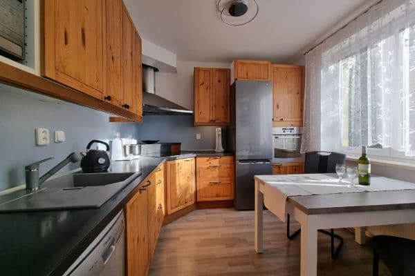 1 bedroom with open-plan kitchen flat to rent, 52 m², V Honech, Klecany 1 bedroom with open-plan kitchen flat to rent, 52 m², V Honech, Klecany