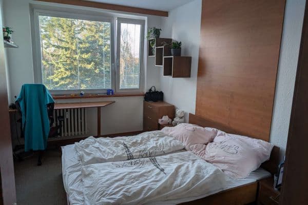 4 bedroom flat to rent, 100 m², Navigátorů, Praha 4 bedroom flat to rent, 100 m², Navigátorů, Praha