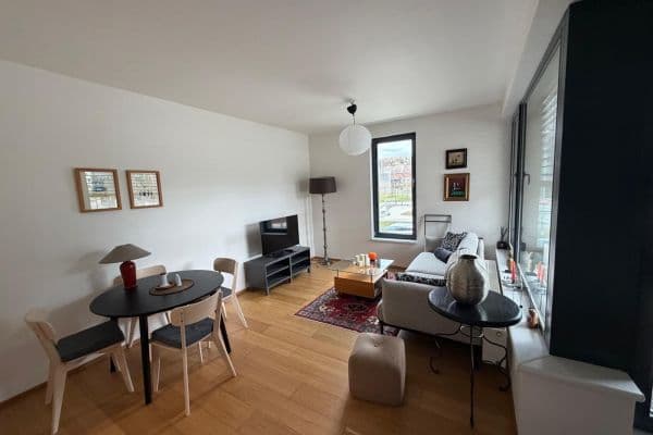 1 bedroom with open-plan kitchen flat to rent, 59 m², Kačírkova, Praha 1 bedroom with open-plan kitchen flat to rent, 59 m², Kačírkova, Praha