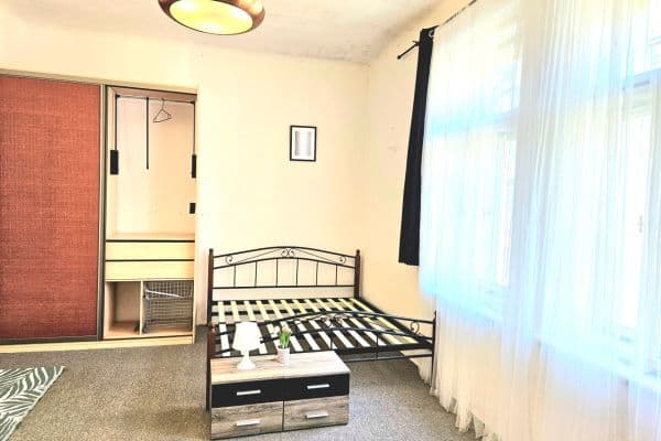 3 bedroom flat to rent, 90 m², Husinecká, Praha 3 bedroom flat to rent, 90 m², Husinecká, Praha