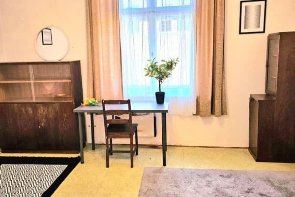 3 bedroom flat to rent, 90 m², Husinecká, Praha 3 bedroom flat to rent, 90 m², Husinecká, Praha