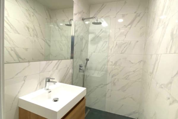 1 bedroom with open-plan kitchen flat to rent, 50 m², Holečkova, Praha 1 bedroom with open-plan kitchen flat to rent, 50 m², Holečkova, Praha