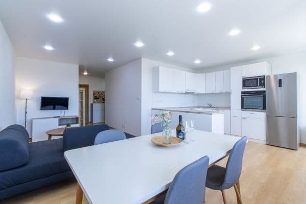 2 bedroom with open-plan kitchen flat to rent, 68 m², Jaselská, 2 bedroom with open-plan kitchen flat to rent, 68 m², Jaselská,