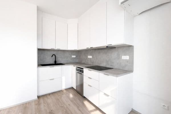 1 bedroom with open-plan kitchen flat to rent, 45 m², Nádražní, 1 bedroom with open-plan kitchen flat to rent, 45 m², Nádražní,