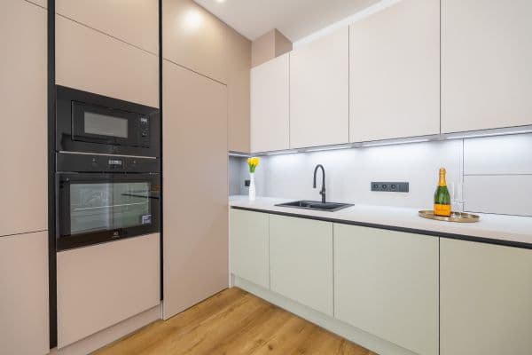 2 bedroom with open-plan kitchen flat for sale, 95 m², Řezáčovo náměstí, Praha 2 bedroom with open-plan kitchen flat for sale, 95 m², Řezáčovo náměstí, Praha