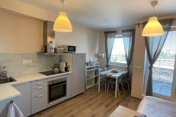 Studio flat to rent, 33 m², Škrábkových, Praha Studio flat to rent, 33 m², Škrábkových, Praha