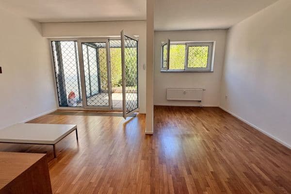 Studio flat to rent, 45 m², U Vojanky, Prague Studio flat to rent, 45 m², U Vojanky, Prague