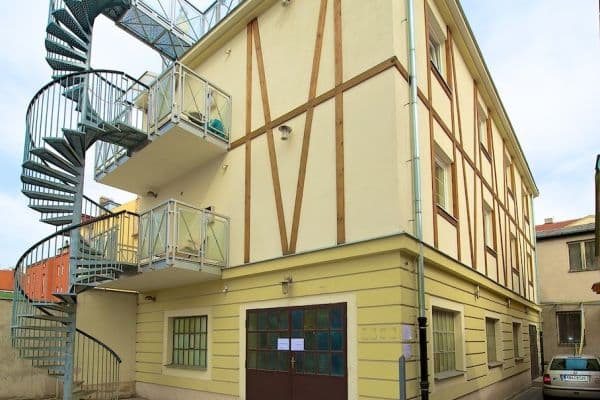 Studio flat to rent, 24 m², Petrohradská, Praha Studio flat to rent, 24 m², Petrohradská, Praha