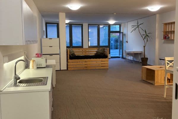 non-residential property to rent, 94 m², Pod Dvorem, Praha non-residential property to rent, 94 m², Pod Dvorem, Praha