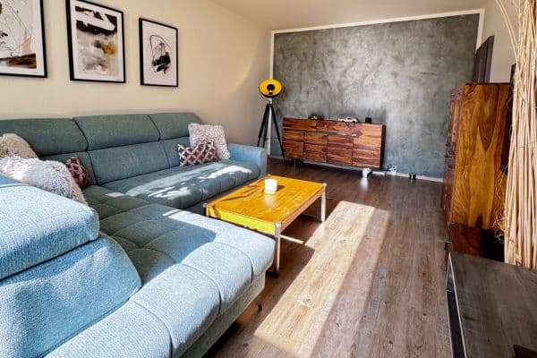 3 bedroom flat to rent, 75 m², Otradovická, Praha 3 bedroom flat to rent, 75 m², Otradovická, Praha