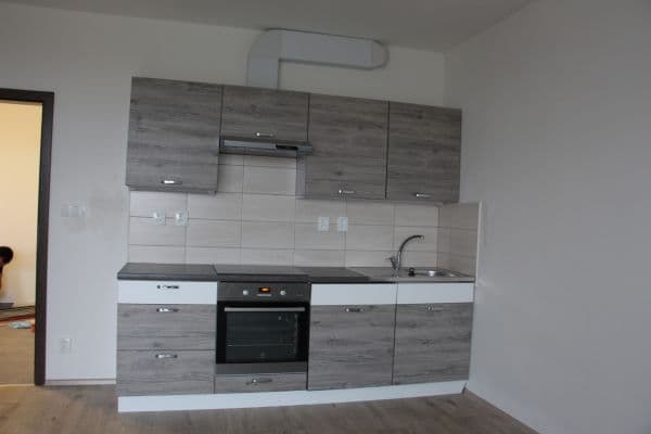 1 bedroom with open-plan kitchen flat to rent, 53 m², Jaroslava Holečka, Kladno, Středočeský Region 1 bedroom with open-plan kitchen flat to rent, 53 m², Jaroslava Holečka, Kladno, Středočeský Region