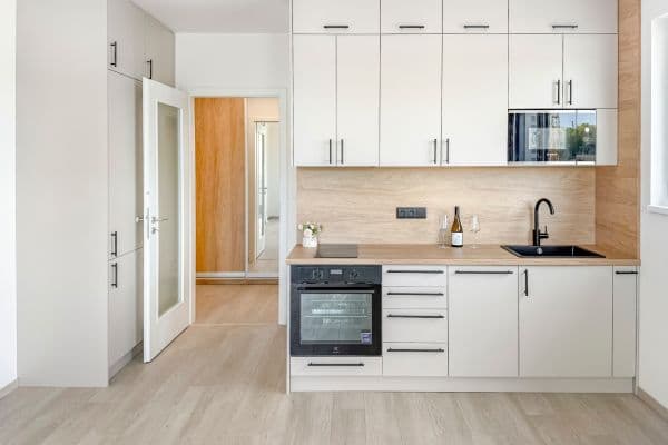 Studio flat to rent, 39 m², Bukačova, Praha Studio flat to rent, 39 m², Bukačova, Praha