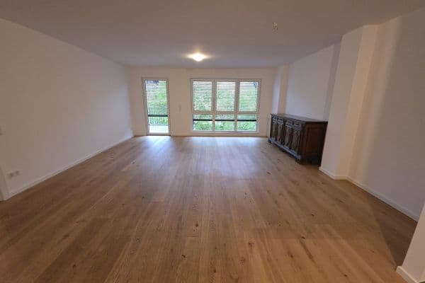 3 bedroom flat to rent, 110 m², Hilden 3 bedroom flat to rent, 110 m², Hilden