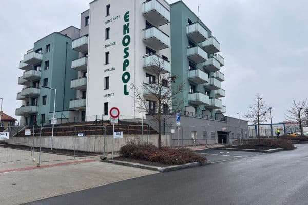 1 bedroom with open-plan kitchen flat for sale, 45 m², Strančická, Praha 1 bedroom with open-plan kitchen flat for sale, 45 m², Strančická, Praha