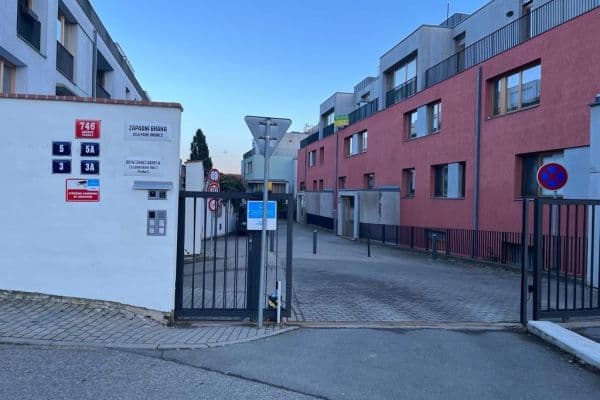 garage to rent, 14 m², Za Zámečkem, Praha garage to rent, 14 m², Za Zámečkem, Praha