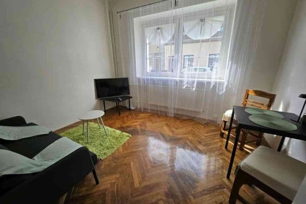 1 bedroom with open-plan kitchen flat to rent, 52 m², Taussigova, Brno 1 bedroom with open-plan kitchen flat to rent, 52 m², Taussigova, Brno
