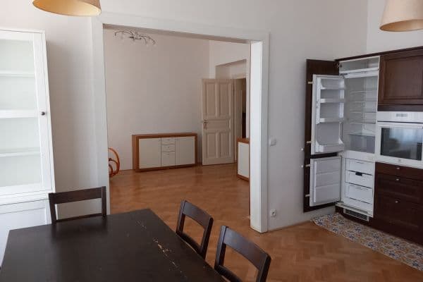 3 bedroom with open-plan kitchen flat to rent, 94 m², Pštrossova, Praha 3 bedroom with open-plan kitchen flat to rent, 94 m², Pštrossova, Praha