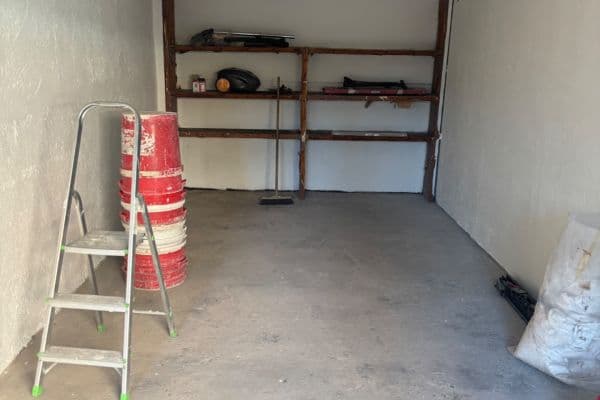 garage to rent, 17 m², V Dolině, Praha garage to rent, 17 m², V Dolině, Praha