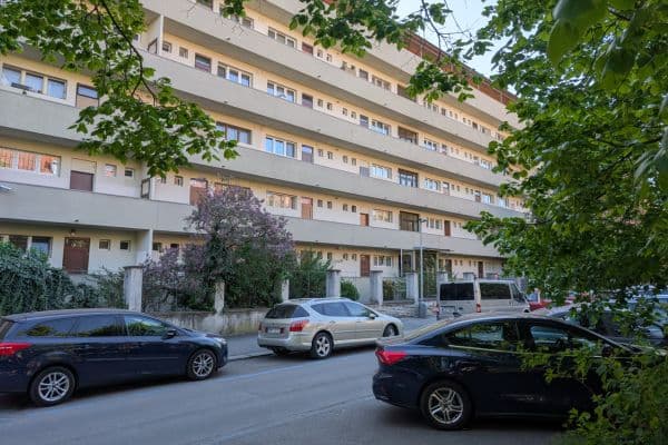 1 bedroom with open-plan kitchen flat to rent, 42 m², Humpolecká, Praha 1 bedroom with open-plan kitchen flat to rent, 42 m², Humpolecká, Praha