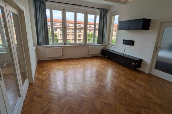 4 bedroom flat to rent, 96 m², Rooseveltova, Praha 4 bedroom flat to rent, 96 m², Rooseveltova, Praha