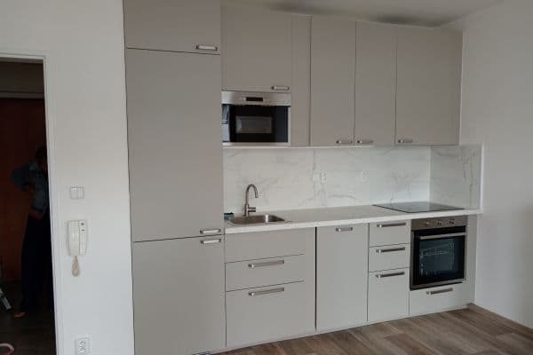 Studio flat to rent, 34 m², Sluneční náměstí, Praha Studio flat to rent, 34 m², Sluneční náměstí, Praha