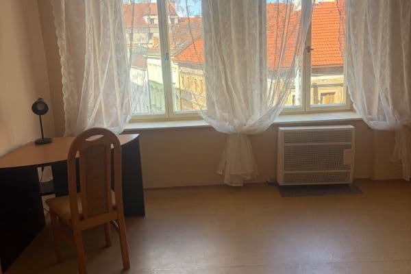 Studio flat to rent, 27 m², Nuselská, Praha Studio flat to rent, 27 m², Nuselská, Praha