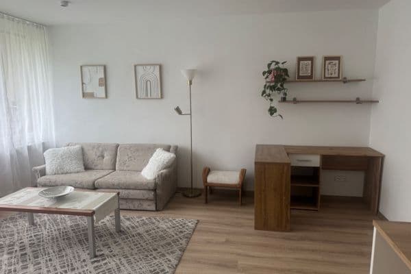 1 bedroom with open-plan kitchen flat to rent, 66 m², Pod Zámečkem, Hradec Králové 1 bedroom with open-plan kitchen flat to rent, 66 m², Pod Zámečkem, Hradec Králové
