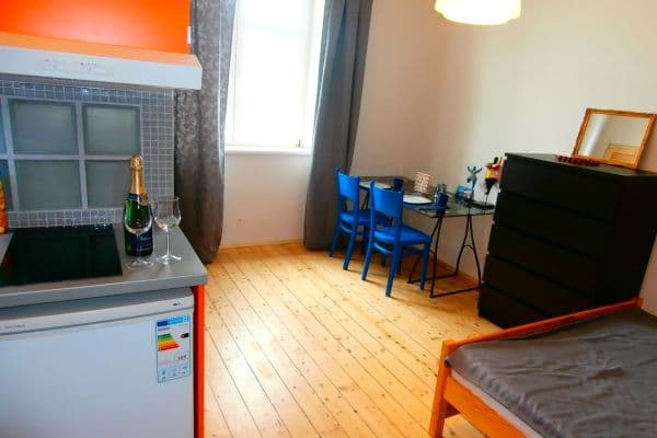 Studio flat to rent, 25 m², 5. května, Praha Studio flat to rent, 25 m², 5. května, Praha