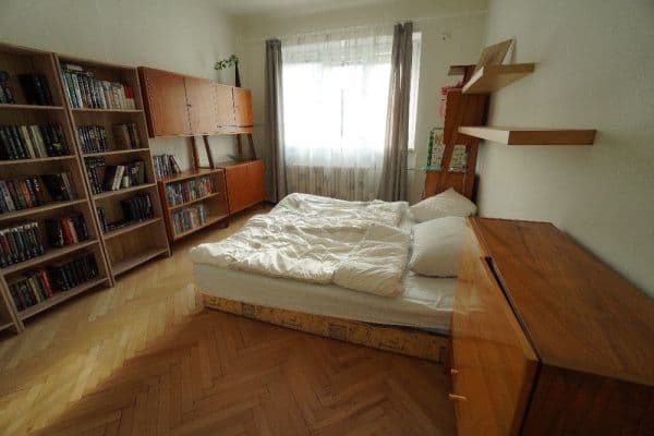 3 bedroom flat to rent, 64 m², 5. května, Praha 3 bedroom flat to rent, 64 m², 5. května, Praha
