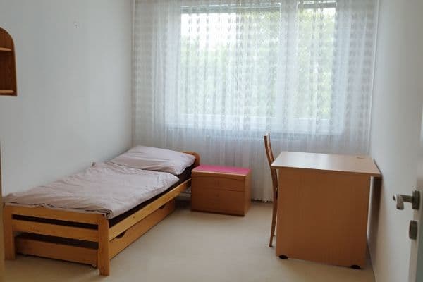 3 bedroom flat to rent, 73 m², Janského, Praha 3 bedroom flat to rent, 73 m², Janského, Praha