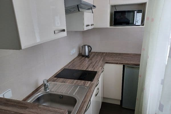 Studio flat to rent, 27 m², Bílinská, Praha Studio flat to rent, 27 m², Bílinská, Praha