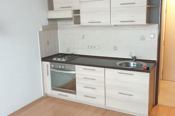 Studio flat to rent, 33 m², Horáčkova, Praha Studio flat to rent, 33 m², Horáčkova, Praha