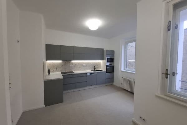 2 bedroom with open-plan kitchen flat to rent, 79 m², Moulíkova, Praha 2 bedroom with open-plan kitchen flat to rent, 79 m², Moulíkova, Praha