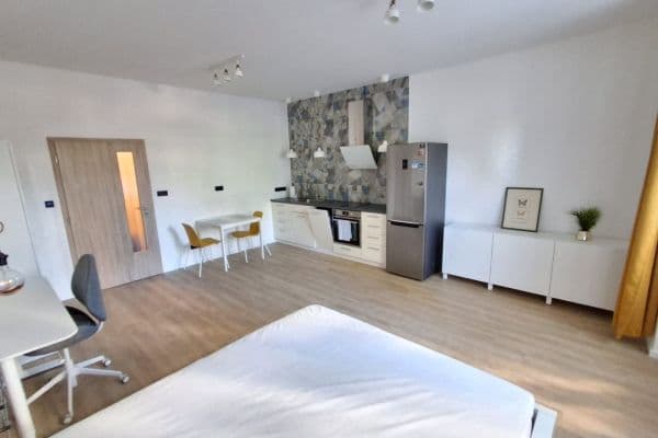 Studio flat to rent, 35 m², Fibichova, Praha Studio flat to rent, 35 m², Fibichova, Praha