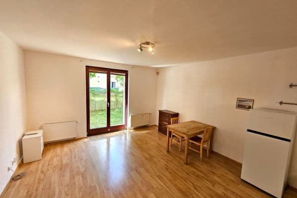 Studio flat to rent, 30 m², Za Mlýnem, Hostivice Studio flat to rent, 30 m², Za Mlýnem, Hostivice