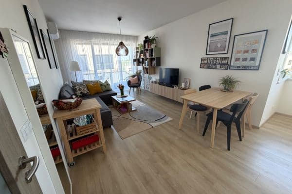 1 bedroom with open-plan kitchen flat to rent, 60 m², Emy Destinové, Jinočany 1 bedroom with open-plan kitchen flat to rent, 60 m², Emy Destinové, Jinočany