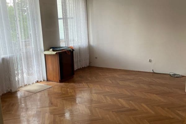 4 bedroom flat to rent, 88 m², Ke Kladivům, Praha 4 bedroom flat to rent, 88 m², Ke Kladivům, Praha