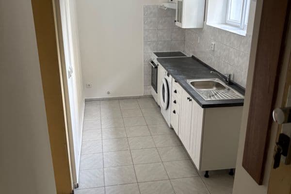 1 bedroom flat to rent, 38 m², Ústecká, Praha 1 bedroom flat to rent, 38 m², Ústecká, Praha